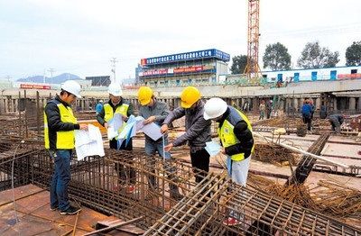 地下室基坑鋼板樁支護方案(抽污水真空泵)